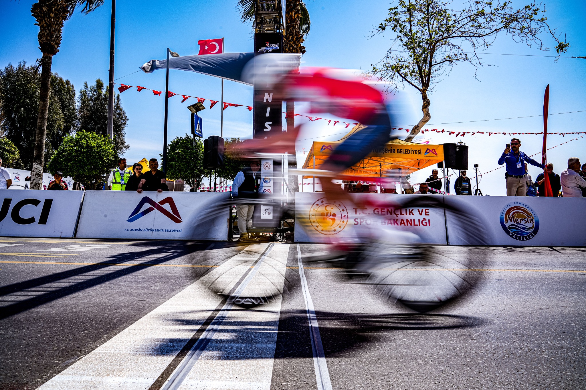 Profisportler bei einem Radrennen